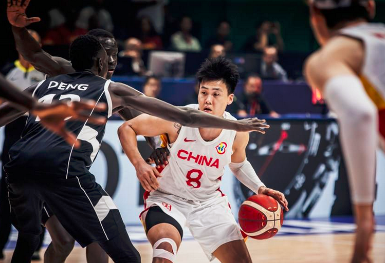 vsports体育-宜昌男篮战至最后一秒，取得胜利