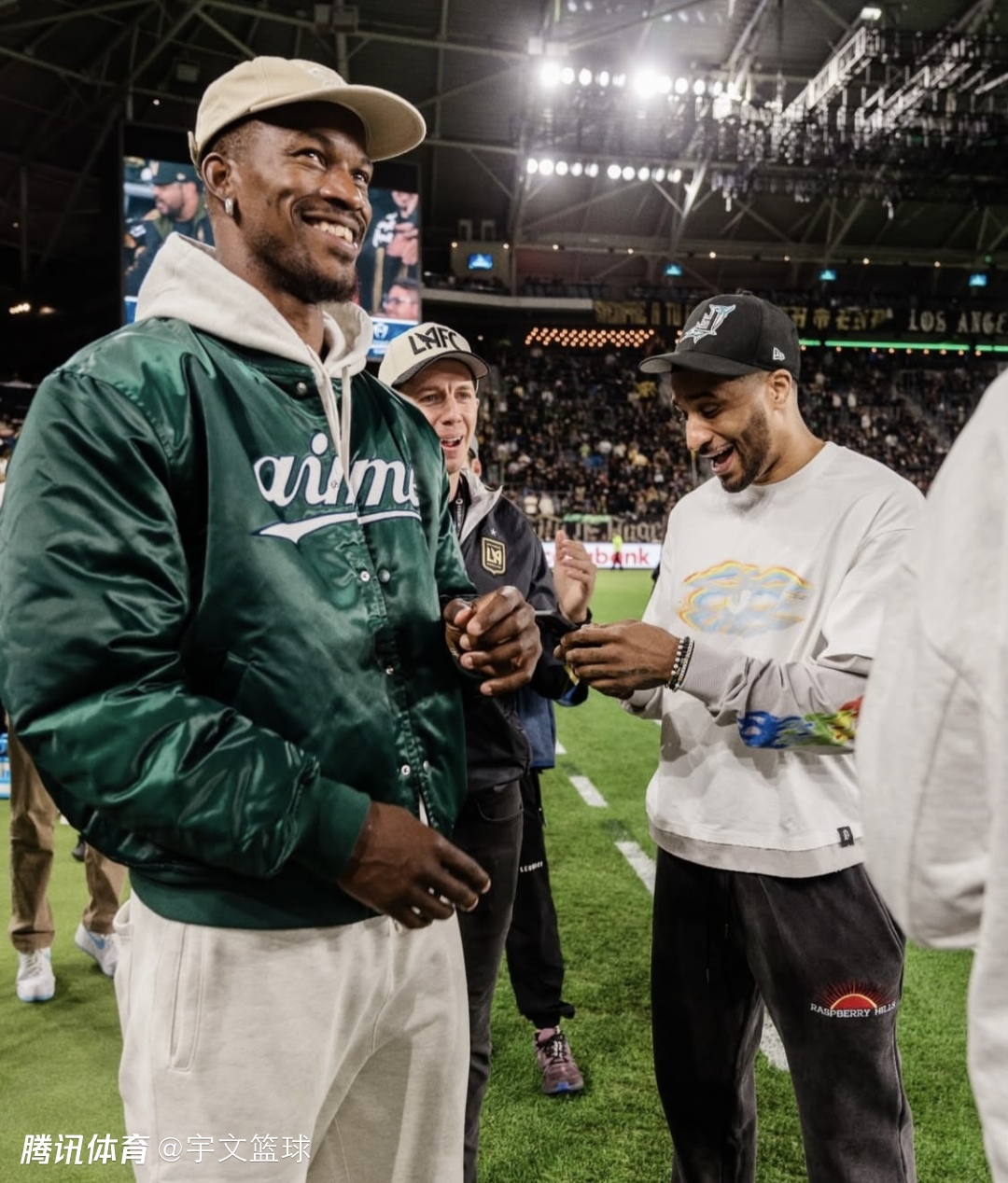 NBA球员在社交平台分享生活趣事